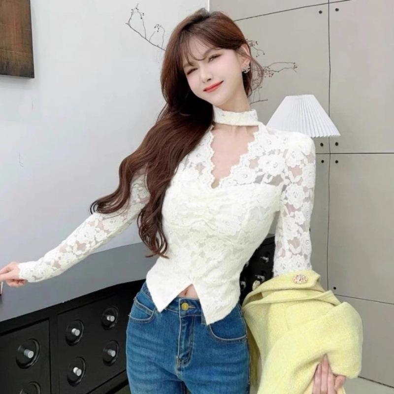 Autumn and Winter Style, with A Bra, Sexy Halter, Stand-up Collar, Lace Top and Velvet Base Layer for Women