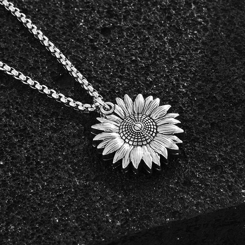Unique Sunflower Design Necklace With Alloy Charm Perfect For Casual Streetwear