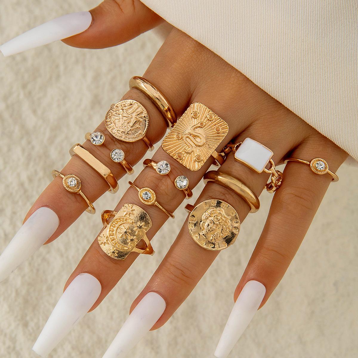 Accessories, light luxury alloy retro ring, round brand diamond ring set.