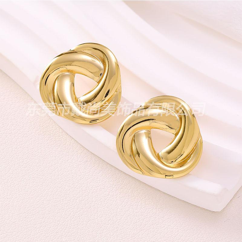 European and American stainless steel stud earrings fashion trend versatile stud earrings temperament niche retro personality simple earrings