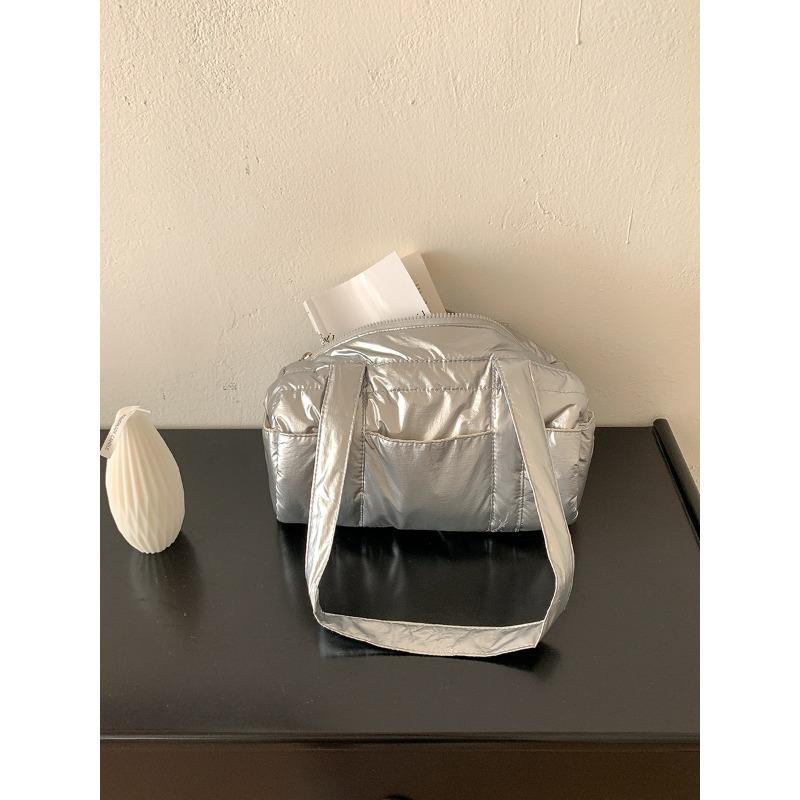 

Сумка для поездок на работу, женская, с высоким чувством стиля, новая сумка через плечо большой вместимости, модная универсальная сумка-облако серебряный