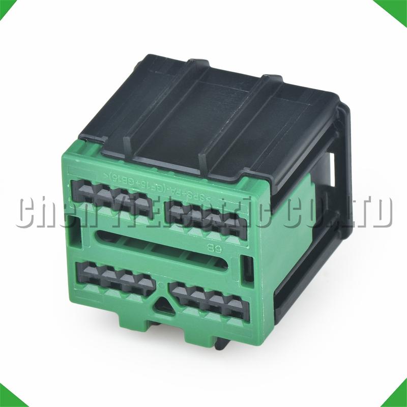30 Pin Automotive Connectors central control Wire harness Plug 33268470