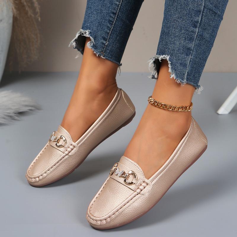 New Round Toe Shallow Opening Rhinestone Chain Flat Casual Shoes for Women in Large Size