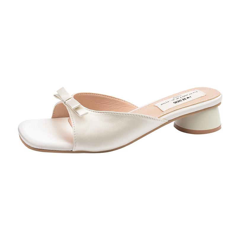 Outer wear with skirt one-word slippers female new fairy temperament bow beach cool slippers