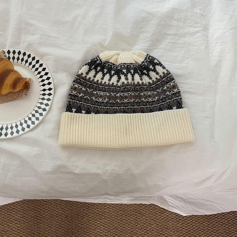 Vielseitige Damen Wollstrick-Wintermütze – Winddicht, weich und stilvoll für Pendler