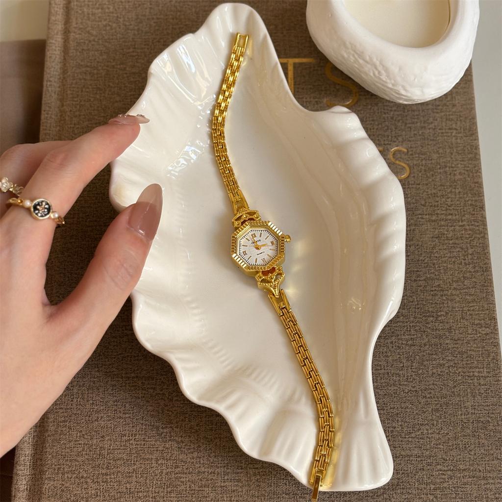 Chiste Vintage Chain Exquisite Niche Fashion Women'S Watch Watch Women'S Wheat Ear Strap Simple Dial