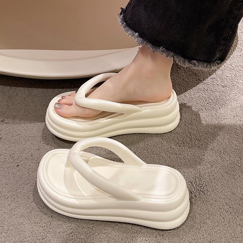 EVA women's thick-soled flip-flops summer outing tasteless ins high-end vacation muffin bottom pinch feet cool slippers solid color