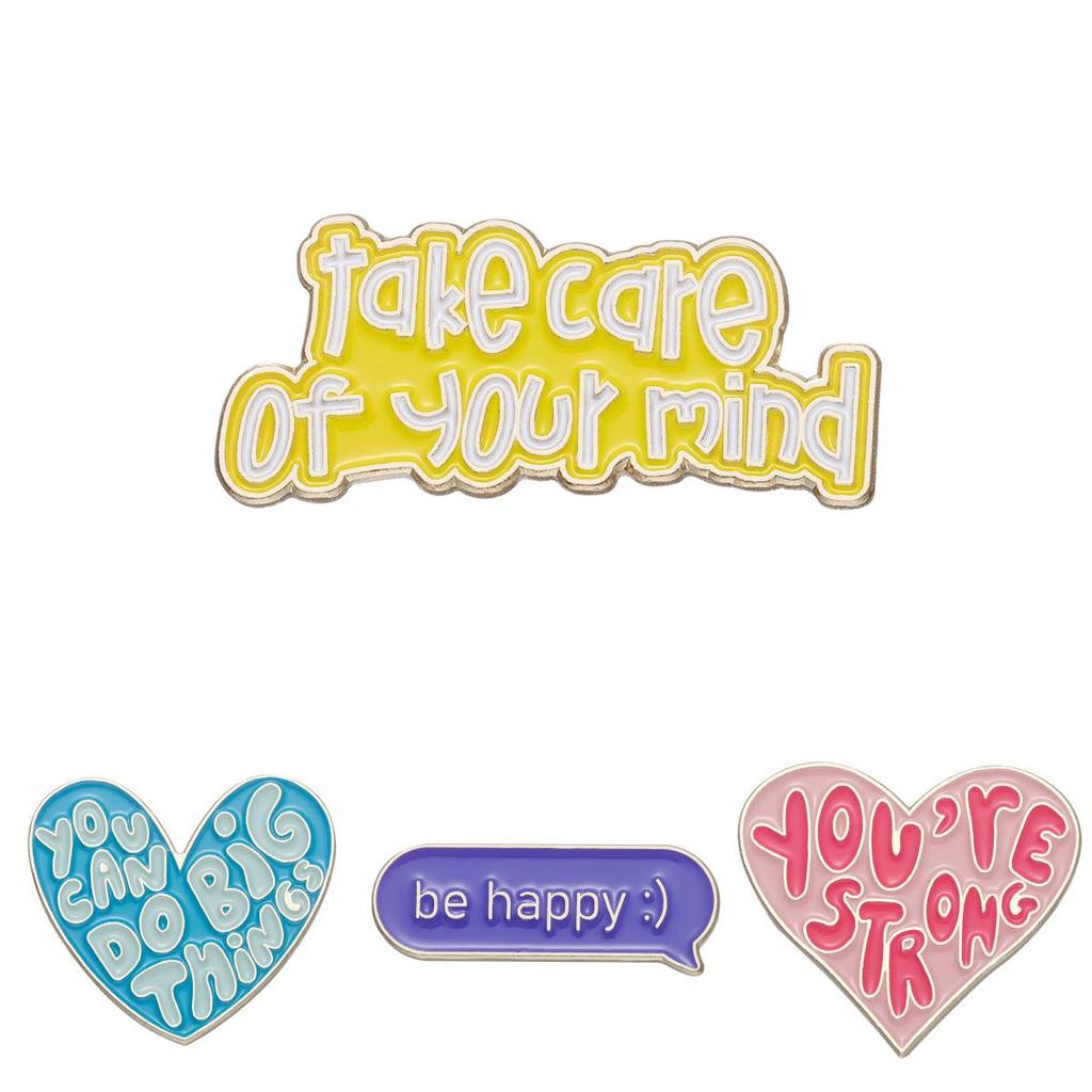 Colorful Chic Personalized Alphabet Pins Heart Shaped Alloy Brooches For Decoration