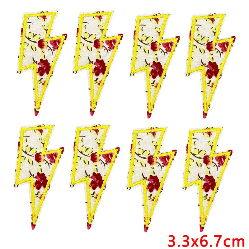 10 /26pcs Wholesale Fresh Letter Embroidery Patch Diy Floral Heart Bow Iron On Patches For Clothes Jackets Backpack Sew Stickers 