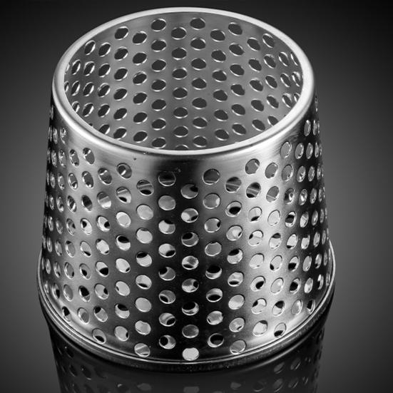 Kryt na kanalizační mřížku Nerezová ochrana okapu proti listí Dešťová svodová roura Ucpání Ochrana proti listí Odvodňovací čepel Štít