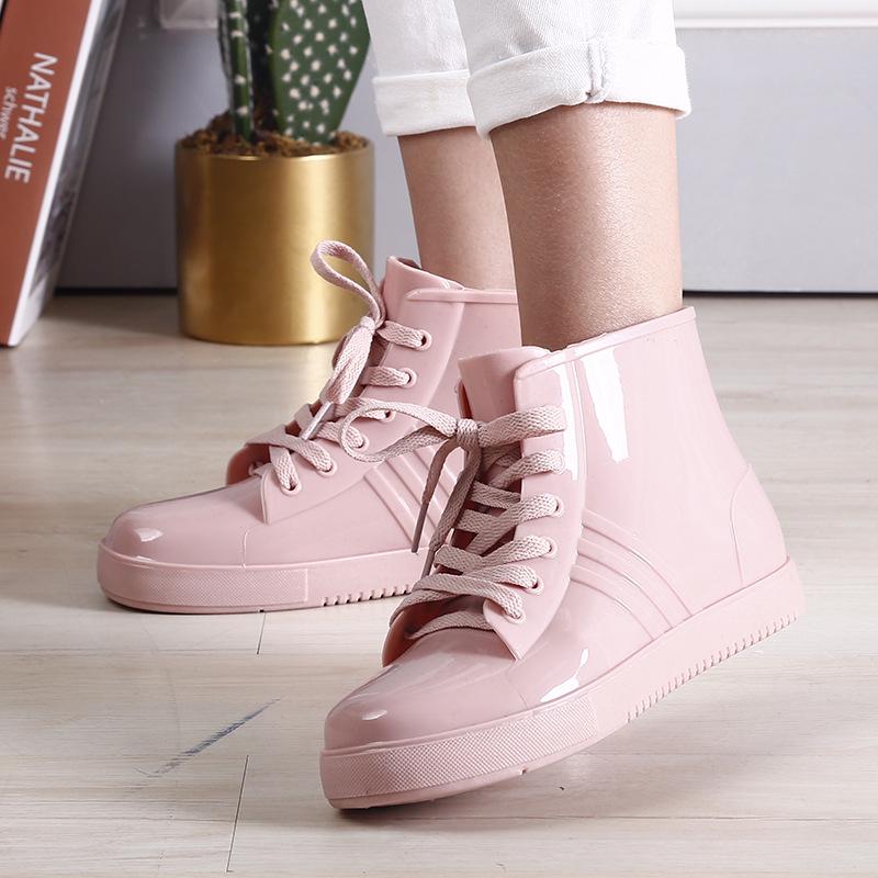 Jelly Transparent Non-Slip Waterproof Rain Boots for Women, Short Tube with Velvet Cotton, Fashionable Rubber Over Shoes for Summer.