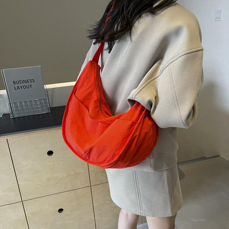 Large Capacity Dumpling Bag for Women's Fashionable Students' Class Commuting Bag New Lightweight Crossbody Bag Beautiful Shoulder Bag