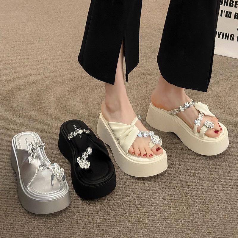 Rhinestone cover toe cool slippers women wear in summer 2025 new fairy wind heightened thick-soled beach with skirt sandals