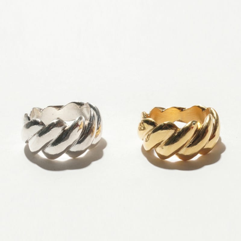 ZOENA curve point ring