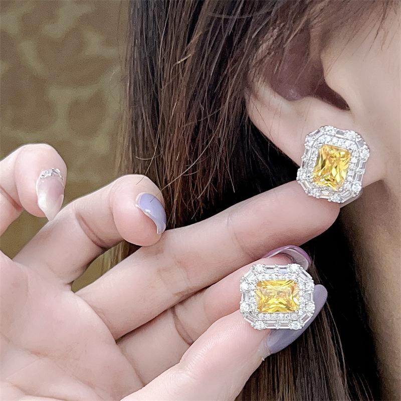 Luxury Diamond and Yellow Zirconia Gemstone Three-Piece Set: Earrings, Necklace, and Ring