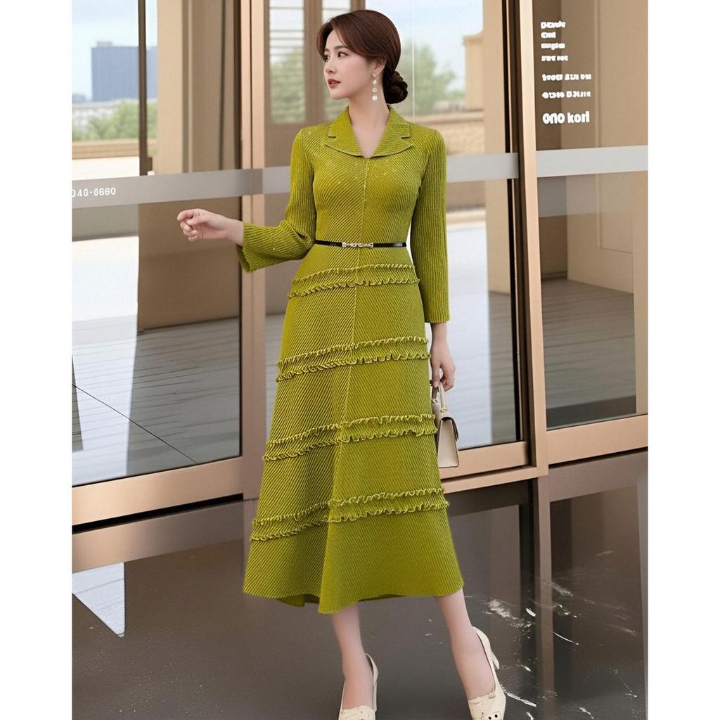 Elegant Spring High-End Miyake Pleated Green Long Dress - Waist-Cinched for Graceful Women