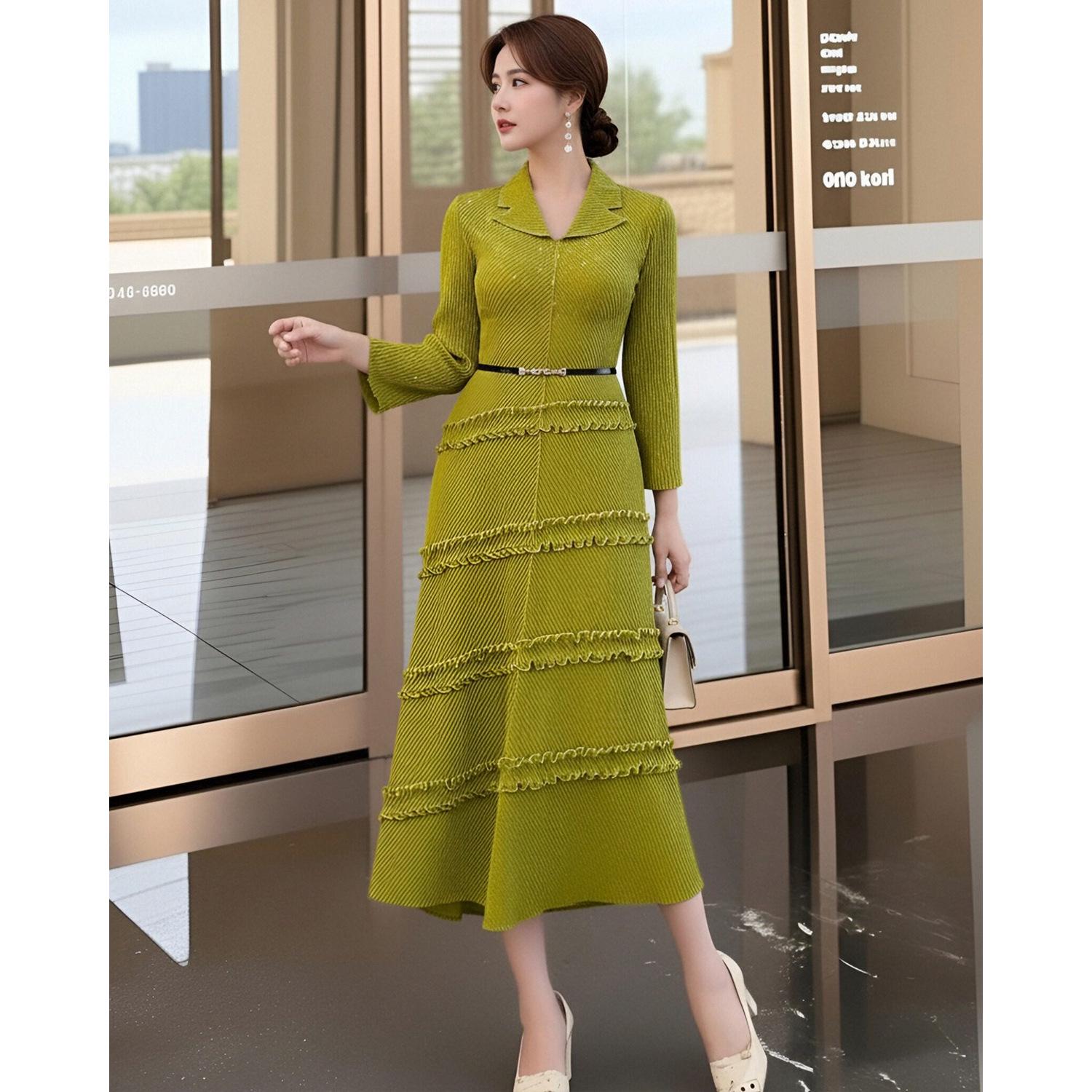 

Elegant Spring High-End Miyake Pleated Green Long Dress - Waist-Cinched for Graceful Women One Size (for 90-160 jin) ярко-зеленый