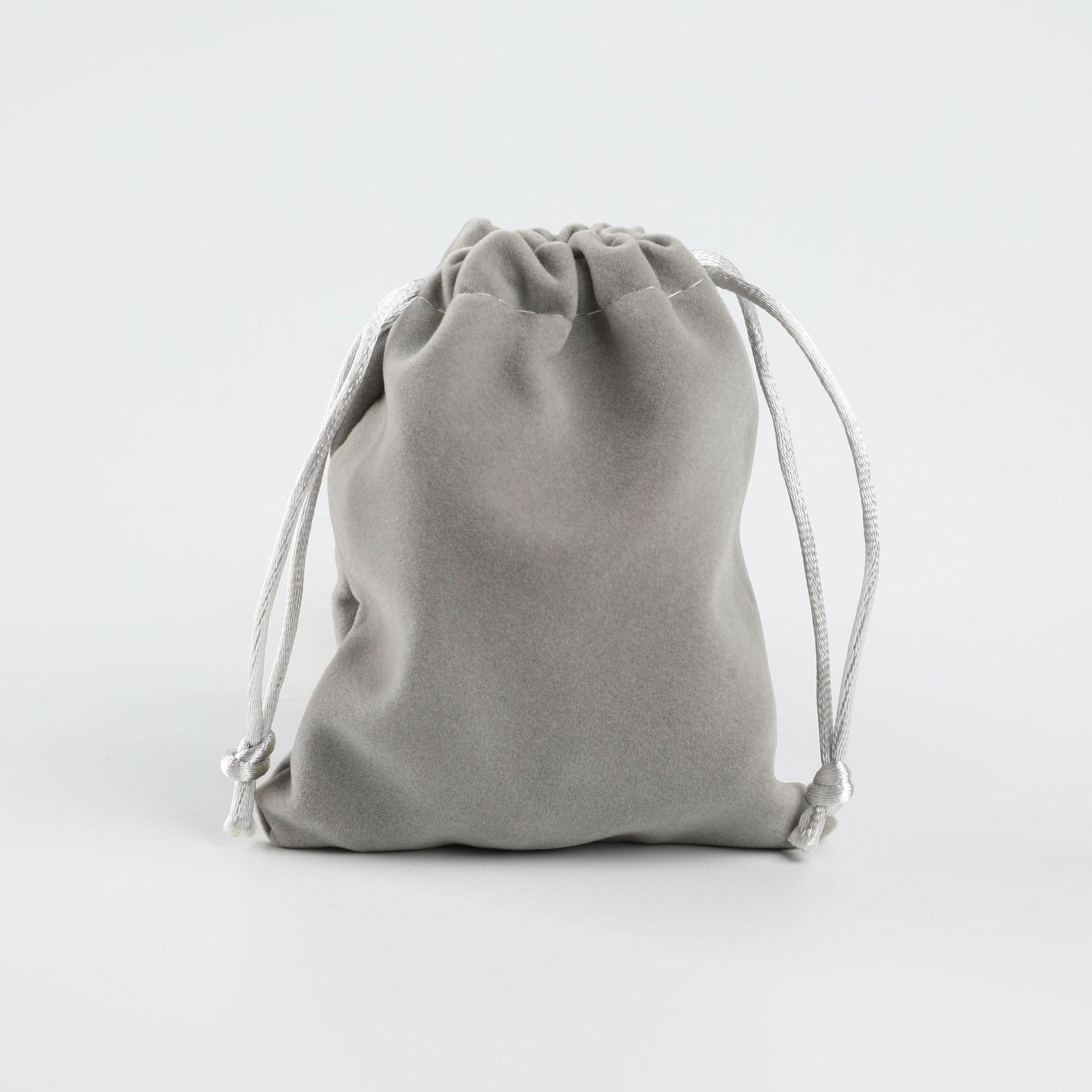 

Фланелевый мешочек для украшений на шнурке - небольшой тканевый чехол для хранения аксессуаров на удачу 15.5x11.5 серый