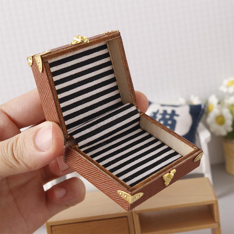 1:12 Puppenhaus Miniatur Koffer Vintage Leder Gepäckbox Aufbewahrungsbox Home Modell Dekor Spielzeug Puppenhaus Micro Szene Dekor Spielzeug