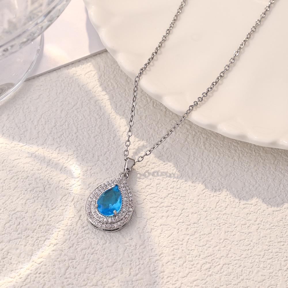 Women's Luxury Titanium Steel Pendant Clavicle & Long Sweater Necklace - Niche Design