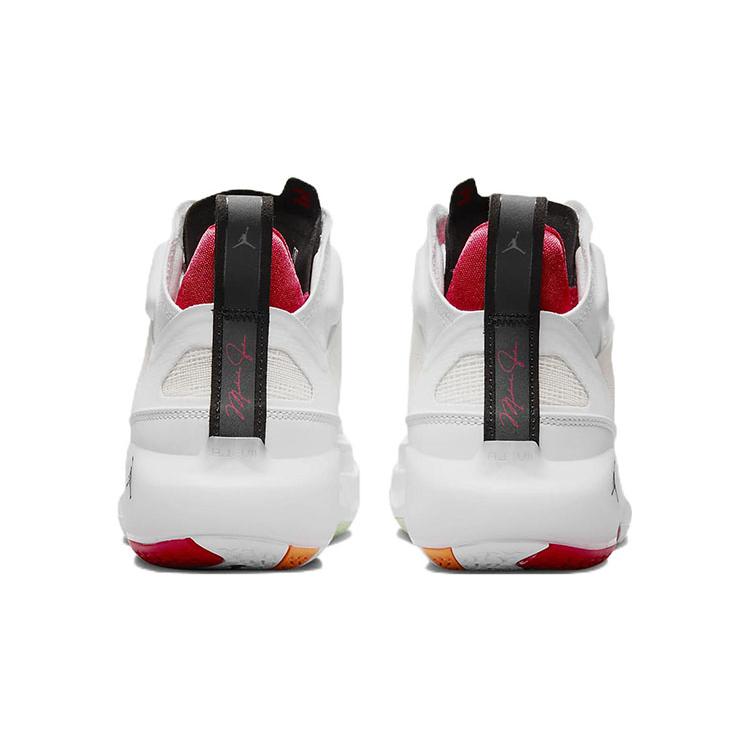Air Jordan 37 Grundschule 'Hare' (Unisex) Weiße / Helle Silberne / Schwarze / Wahre Rote Kinder-Basketballschuhe DD7421 160