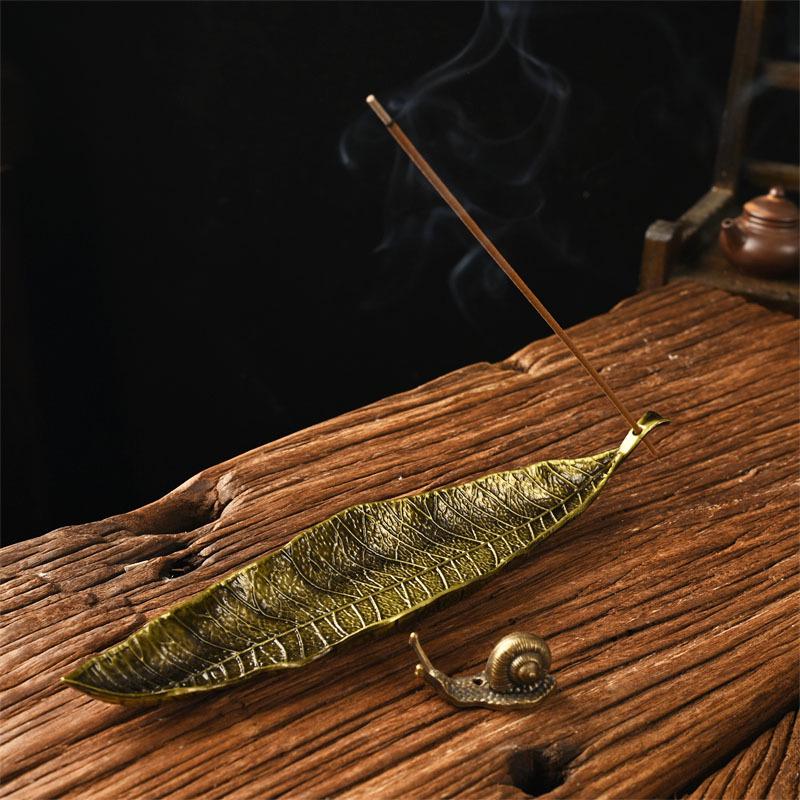 Creative Leaf Incense Burner for Sandalwood & Agarwood Coils - Tea Ceremony Ornament