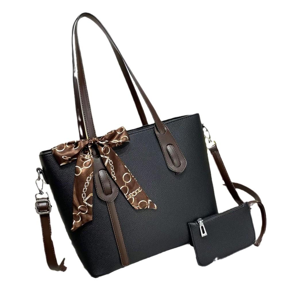 Fashionable Oversized Tote Handbag With Inner Compartments For Leisure And Shopping