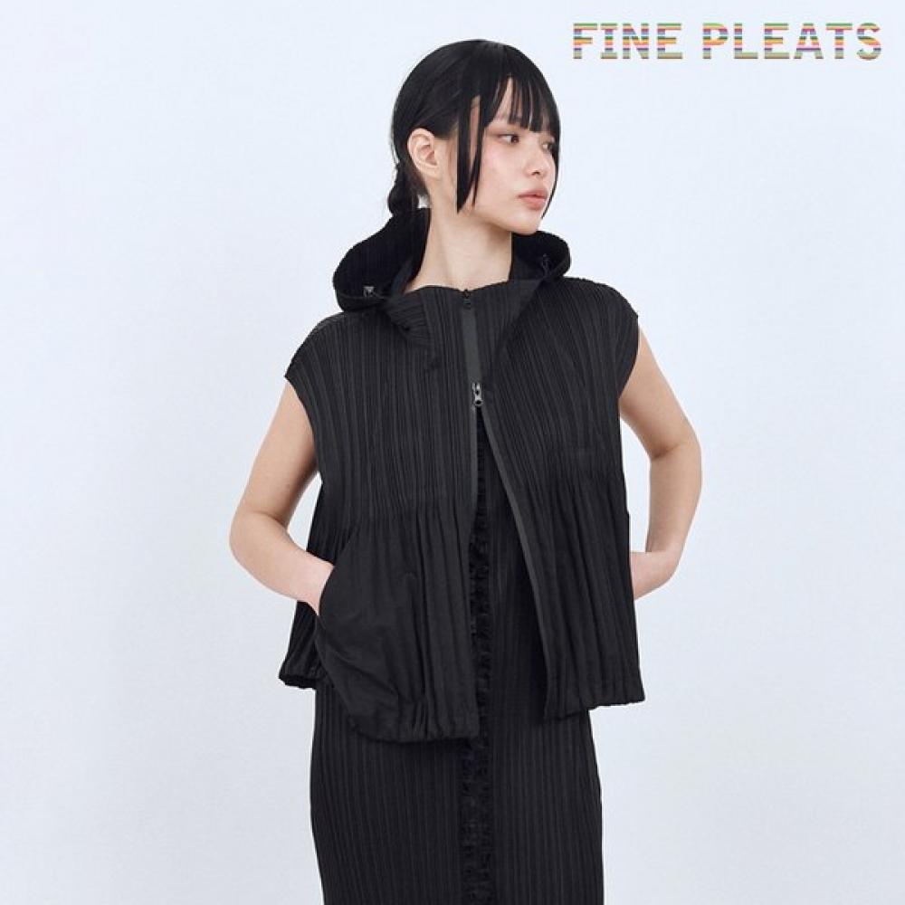 Fine Pleats High Neck Hooded Vest Black FREE