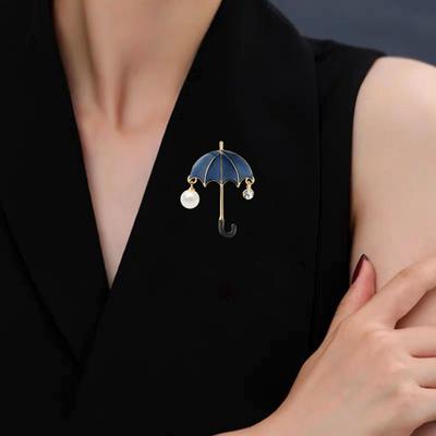 Kreskówka kolorowa broszka w kształcie parasola sztuczna perła Rhinestone Pin szalik kapelusz odznaka płaszcz imprezowy akcesoria prezent