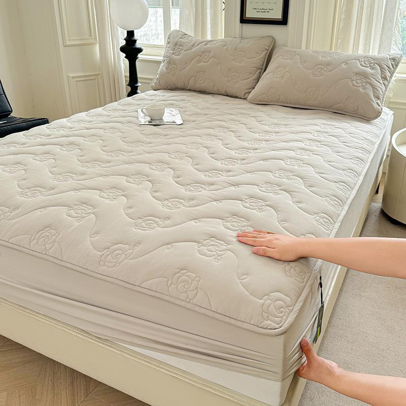 Pure Color Quilted Cotton Yarn-Dyed Bed Sheet & Bedspread Set