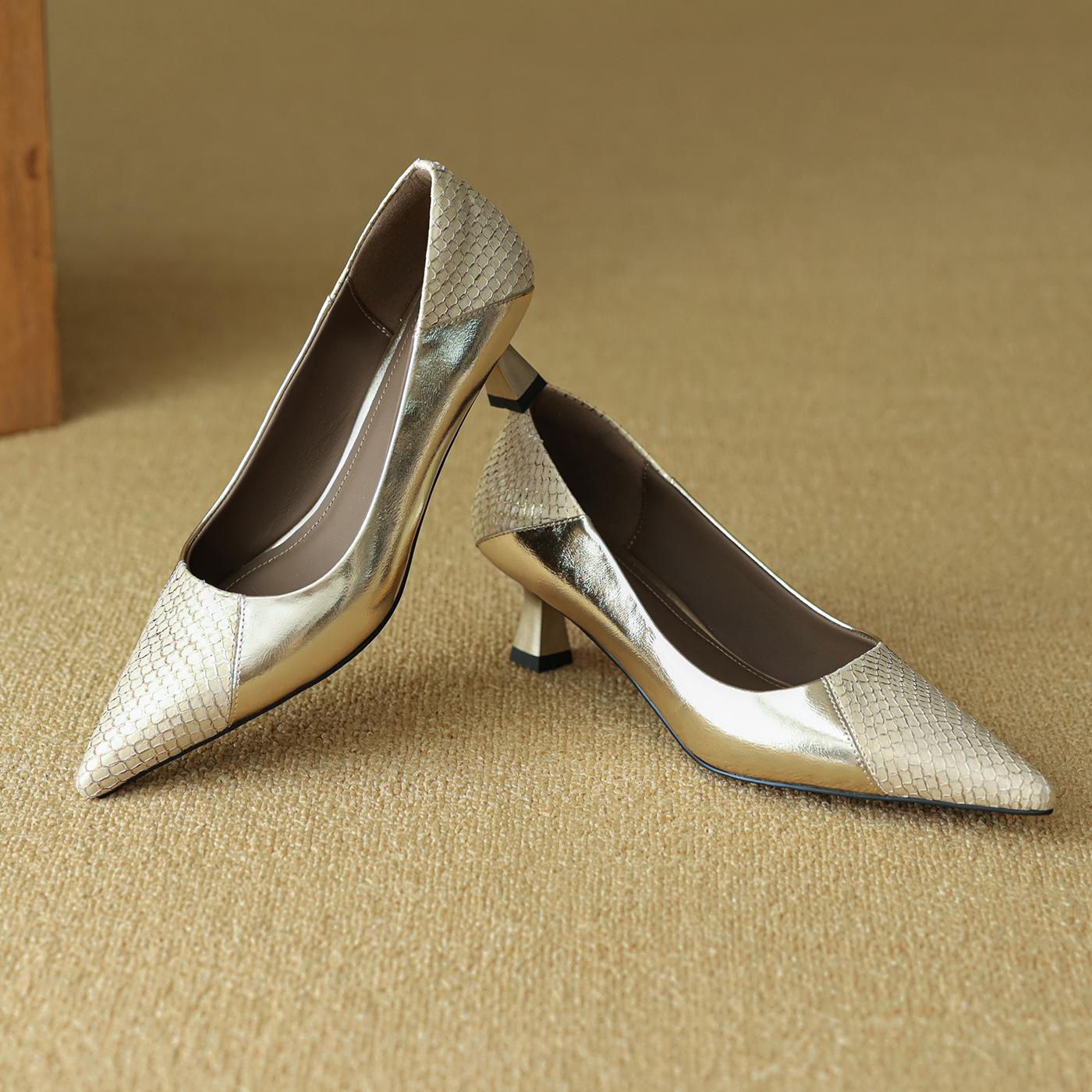 

French color matching leather single shoes women s 2025 new spring and autumn pointed head light mouth small leather shoes one pedal middle heel gr 40 золотой