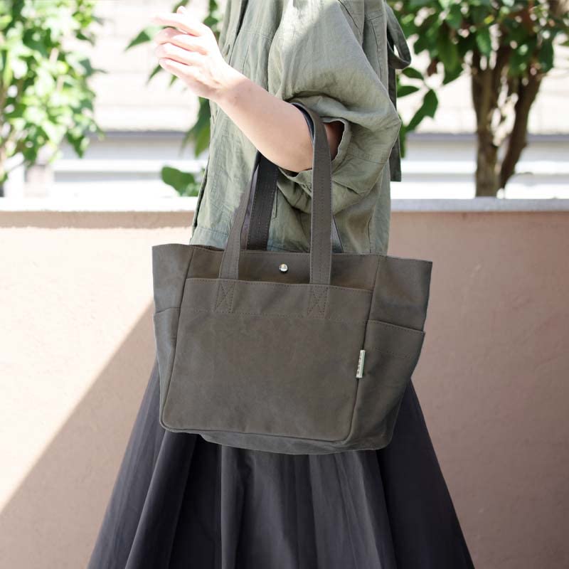 Hinomoto Canvas Tote Bag, Brick Red (Small but Large Capacity, Multiple Pockets, Water-Repellent), Fits B5 Size Lunches, Made in Japan, Canvas Lunch