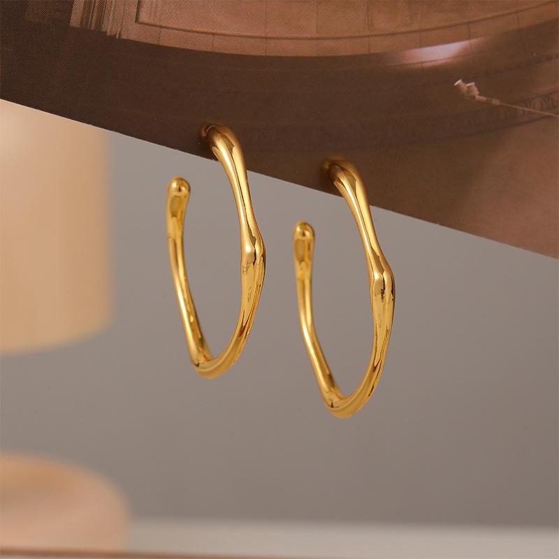 Chic Retro Irregular Earrings: High-End Silver Needle for Versatile Style