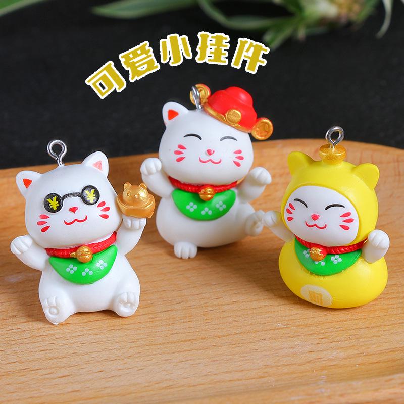 Lucky Cat Keychain Set: 6 Cute Kitten Resin Pendants - DIY Bag Charms and Small Gifts.