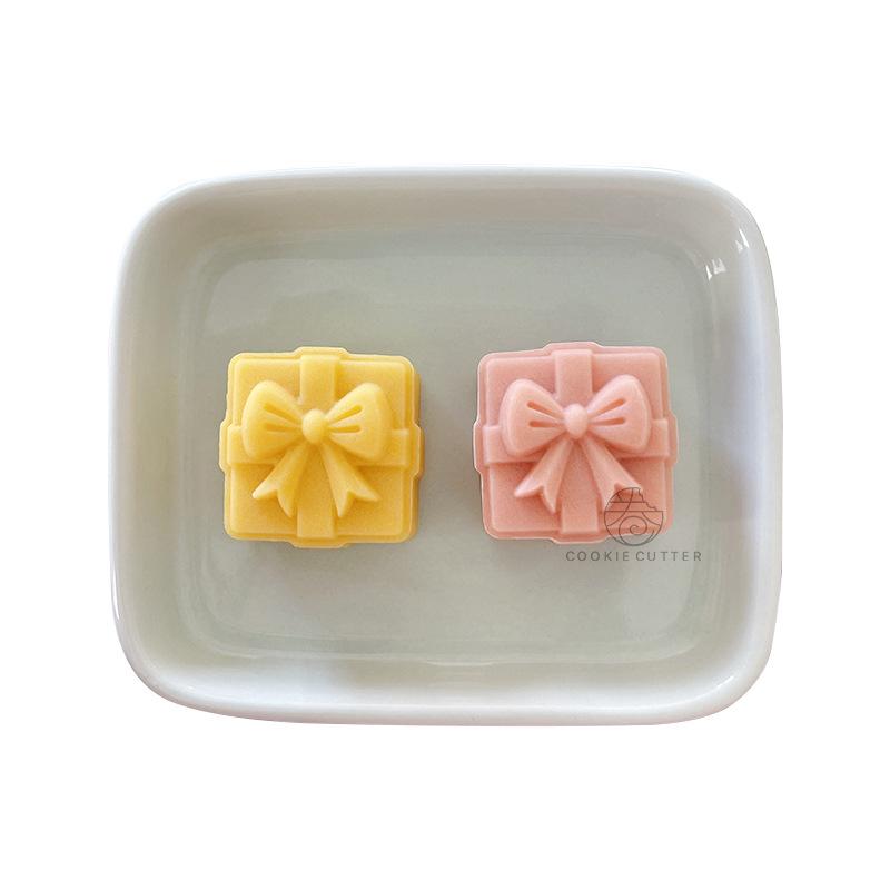 20g Butterfly Mooncake Mold for Mother's Day & Mid-Autumn Festival - Perfect for Bite-Sized Pastries