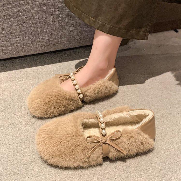Xiaoxiangfeng fluffy shoes are worn outside winter with velvet white Doudou shoes, new warm cotton shoes.