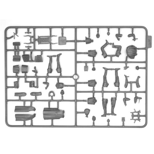 ICM 1/35 Soviet Soldiers (3 Soldiers & 1 Woman) Berlin, May 1945 Plastic Model Kit 35541