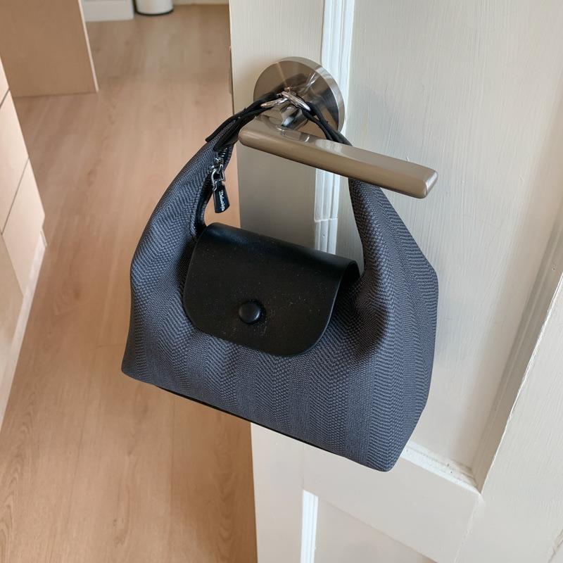 Popular portable small bag women's new fashion shoulder dumpling bag commuter messenger bag