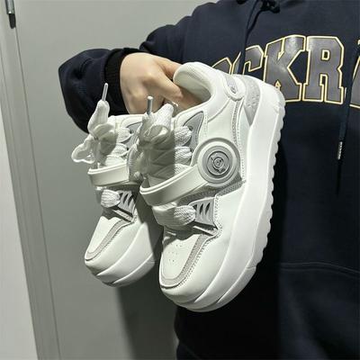 Neue vielseitige Studenten-Freizeit-Nischendesign-Board-Schuhe Koreanische Version von Herren- und Damen-Streetstyle-Retro-Paar-Sportschuhe