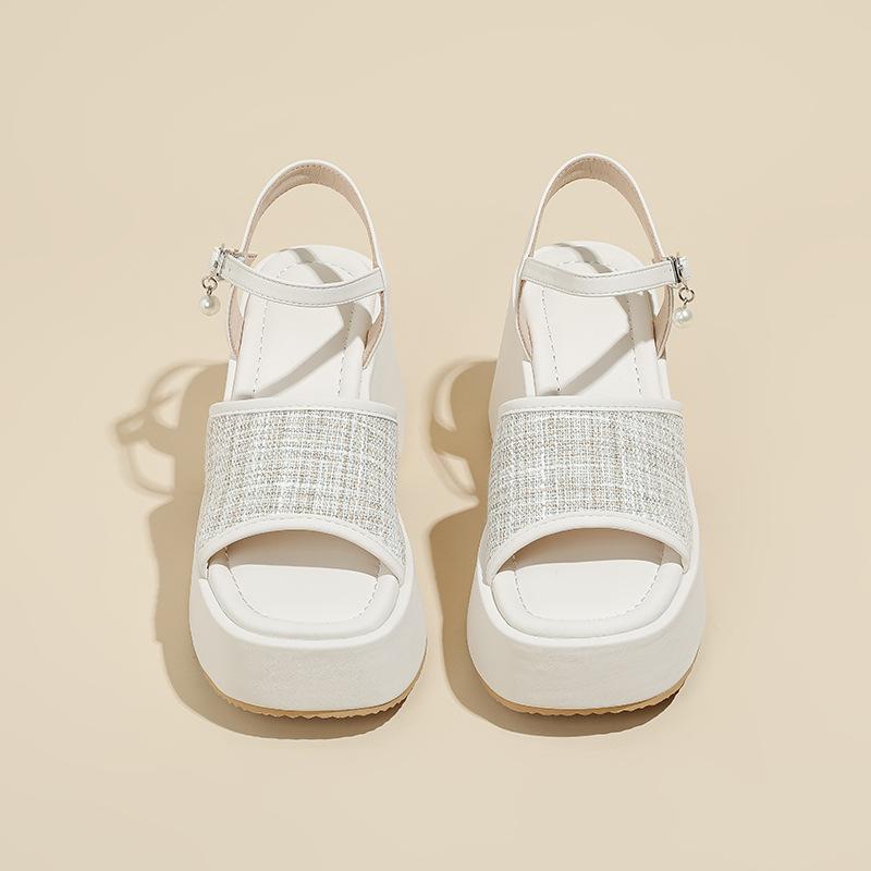 

Летние женские босоножки на танкетке с толстой подошвой 2025 года, с ремешком-одной полоской, с открытым носком, в европейском и американском стиле, уличные римские туфли, водонепроницаемая платформа 34