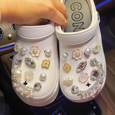 20 STÜCKE Schuhanhänger für Crocs DIY Glänzende Strasskette Schuhdekoration Schnalle für Croc-Anhänger Lochschuh-Zubehör
