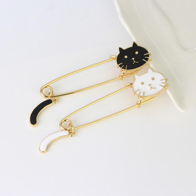 Blucome New Design Dripping Oil Cute Cat Wags Its Tail Animal Brooch Accessories Brooch