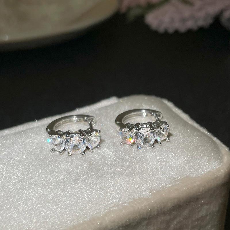Niche Design Paved Zirconia Ear Cuff for Women - 2025 Trendy High-End Simple Sweet Earring