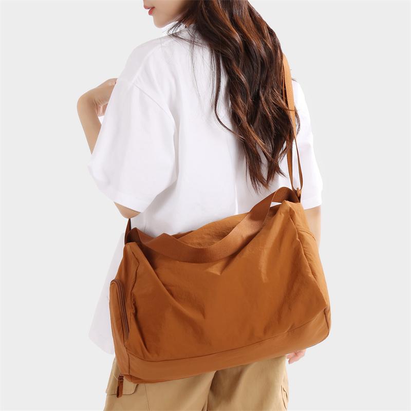 Sports Fitness Bag Short Distance Travel Bag Women's Large Capacity Shoulder Crossbody Bag