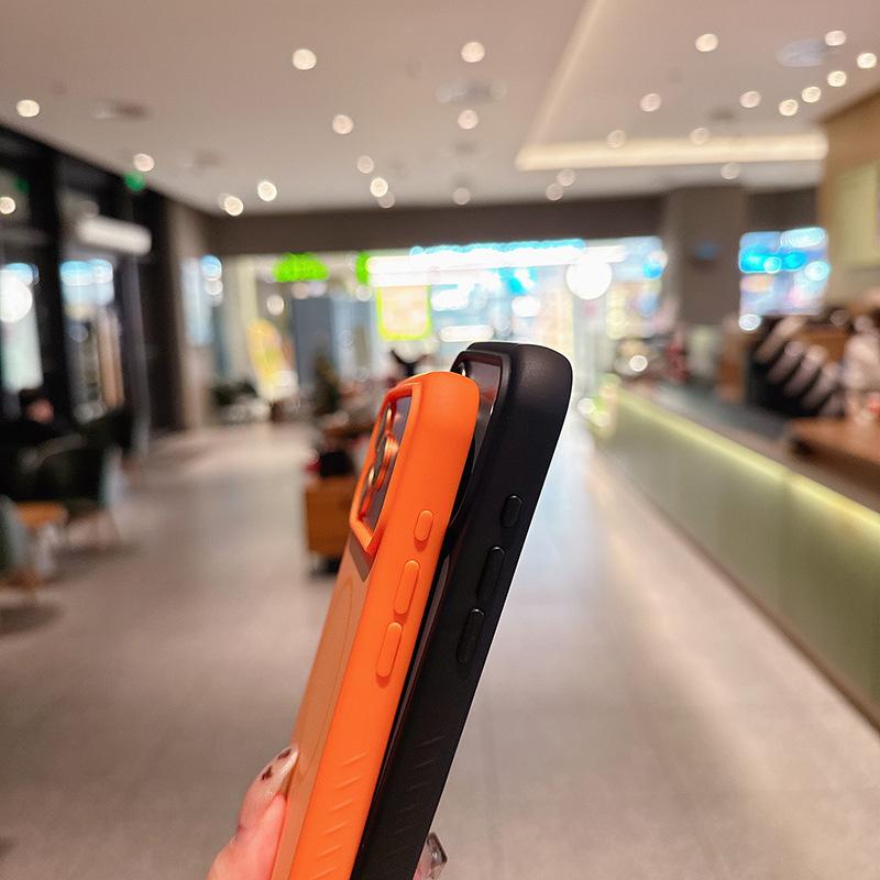 For Apple 17 Pro Max Magnetic Charging Anti-drop Protective Case Frosted Anti-Fingerprint Full Coverage