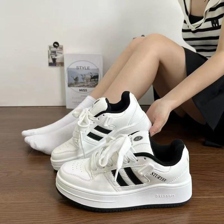 Student platform niche board shoes women's ins tide 2025 spring and autumn new leisure sports versatile bread little white shoes