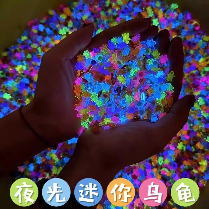 100 Pièces Mini Tortues en Résine Tortues Lumineuses dans la Nuit Figurines Tortue Multifonction Lumineuses dans la Nuit Tortue Miniatures pour Micro-Aménagement Paysager