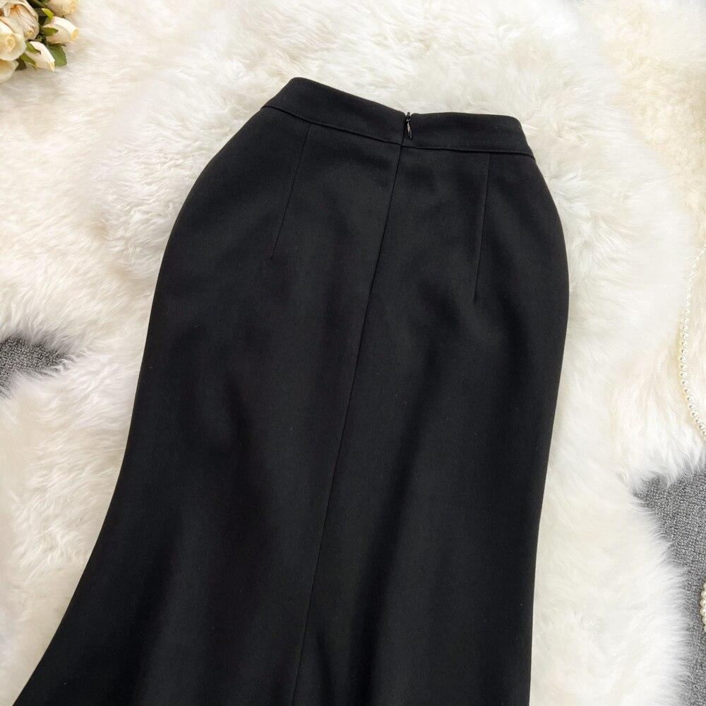 Autumn Retro Temperament Double-Breasted Hip Skirt Light Mature Wind In The Long Retro Fishtail Skirt