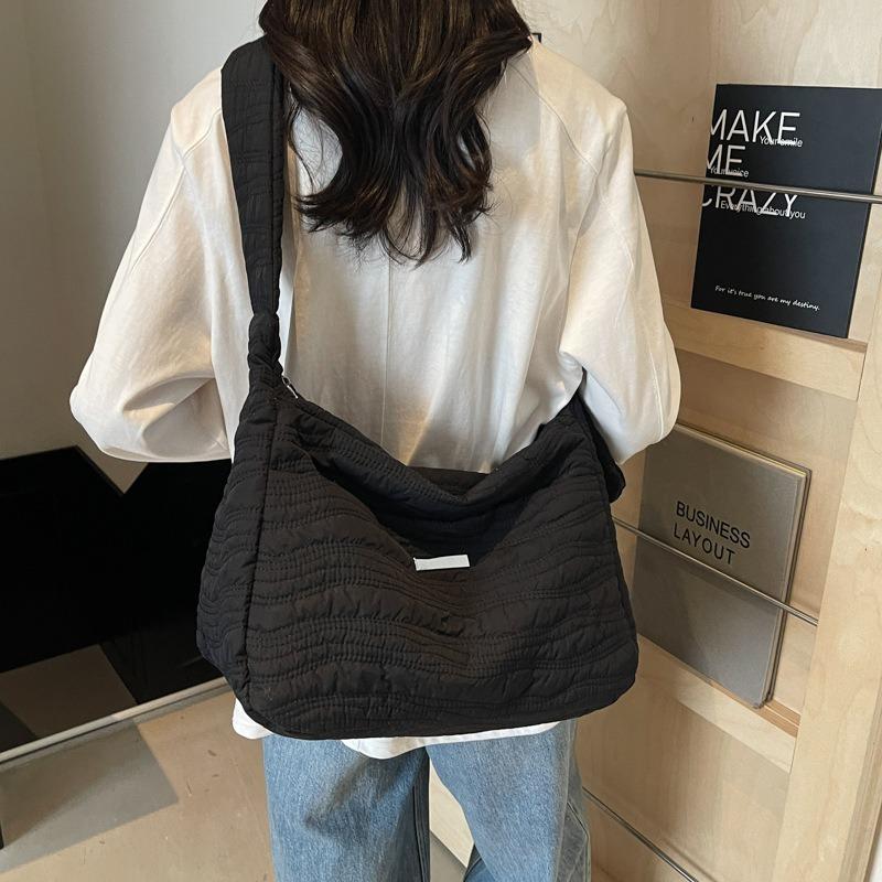 Casual large-capacity cloth bag women's new versatile underarm bag shoulder bag commuter messenger bag bag bag