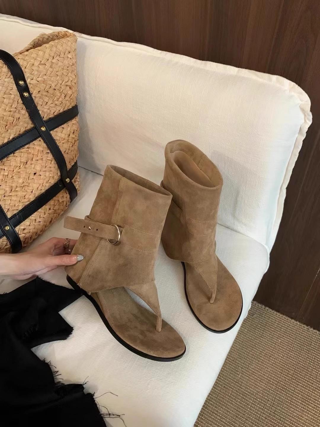 

Модная женская обувь для увеличения роста Лето 2025 Новая мода Высокий верх Заостренный носок Босоножки с открытым носком Круглый носок Плоская подошва Ретро Крутые ботинки 39 хаки